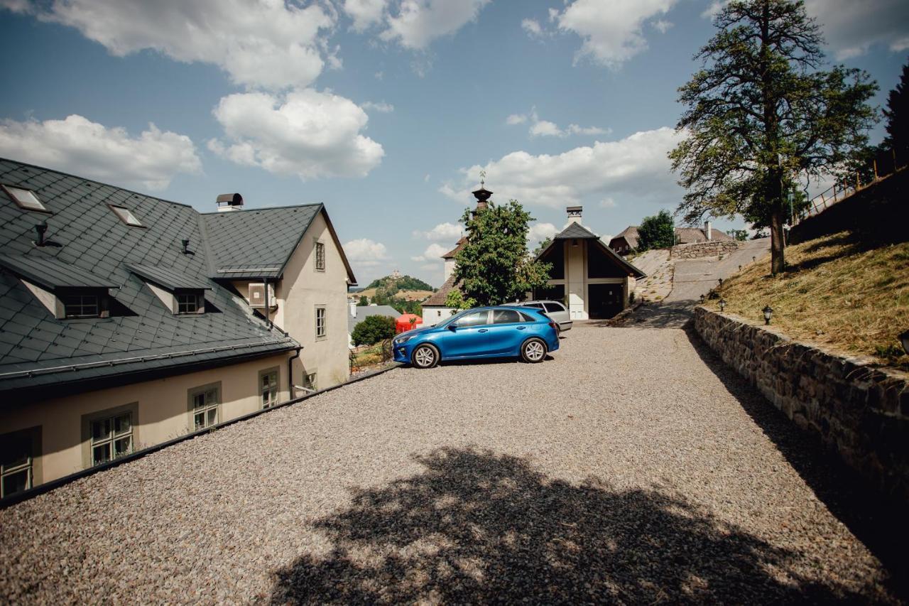 Hotel Glaus Banská Štiavnica Exteriör bild